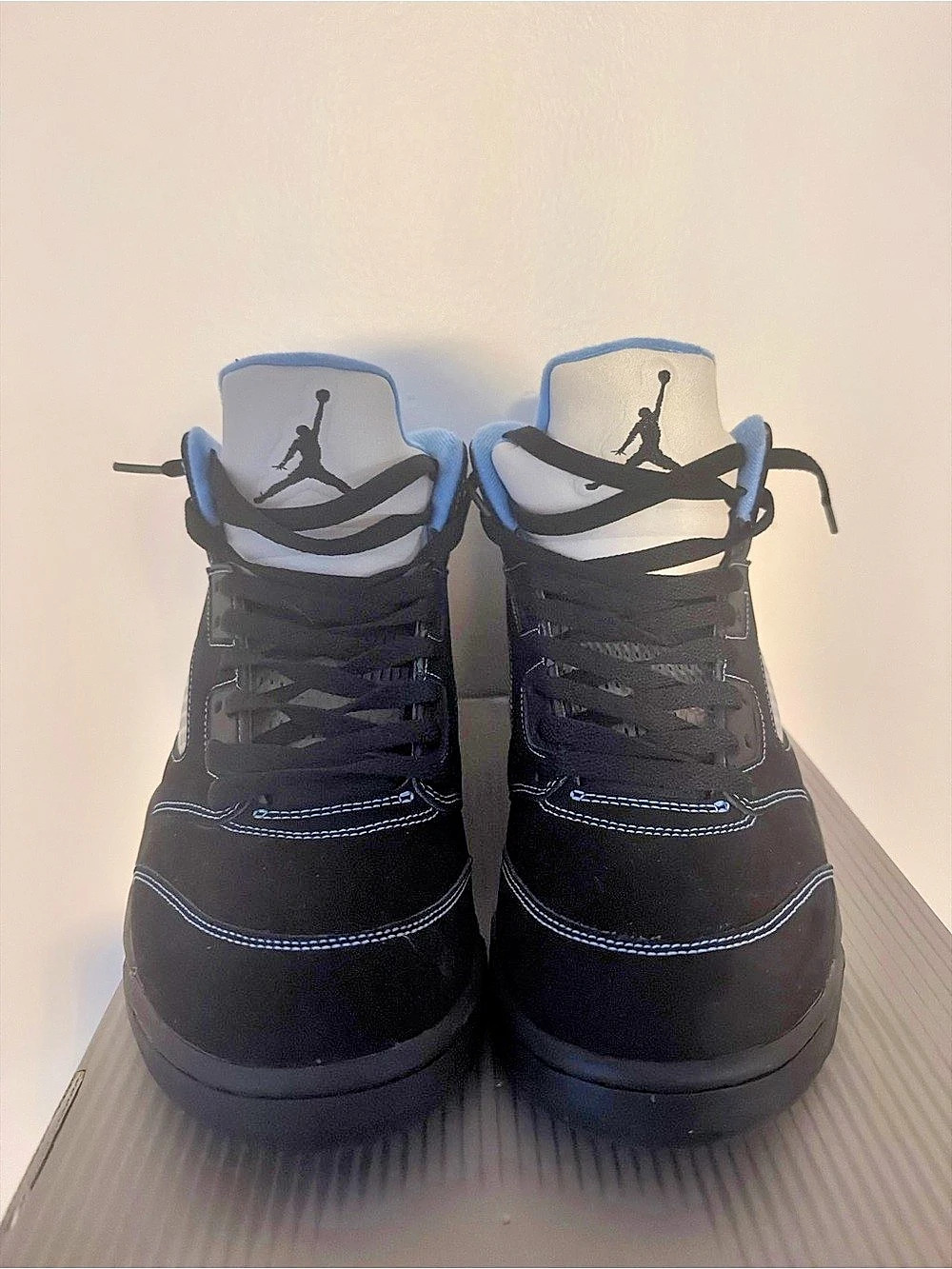 Jordan Air Jordan 5 Sneakers Black & Blue US 10.5 Like New